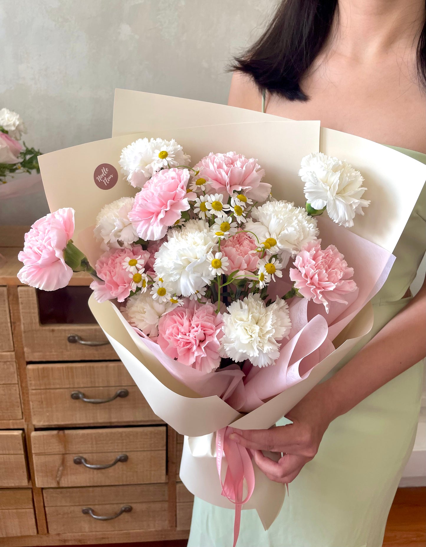 "Chérir" Carnation Bouquet | Noelle Fleur