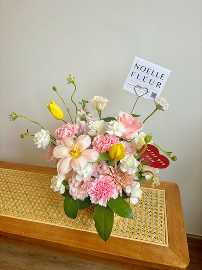 "Elegant Embrace" Fresh Flower Basket (Mother's Day’25)
