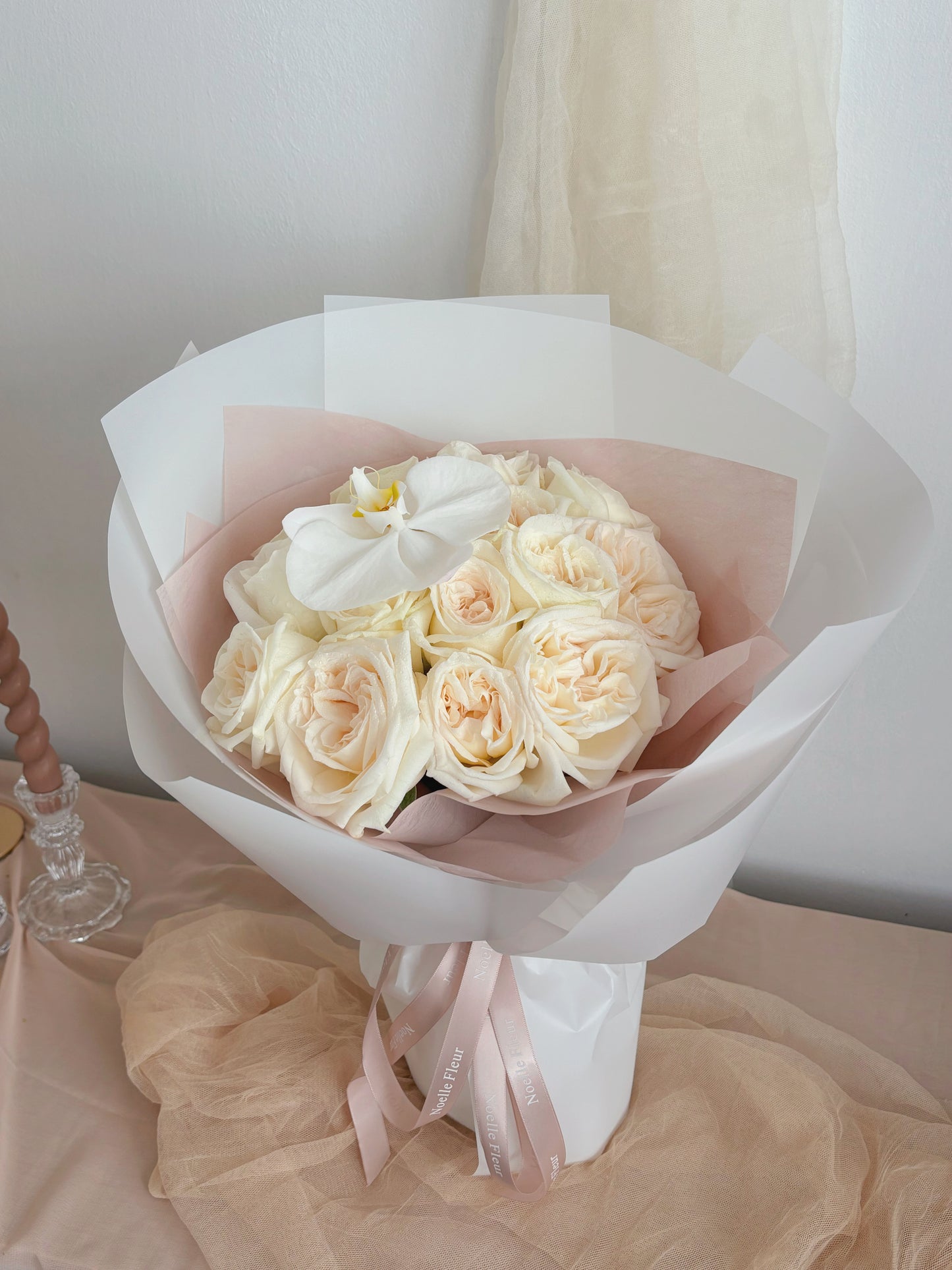 "Ivory Dreamscape" White Lychee Rose Bouquet