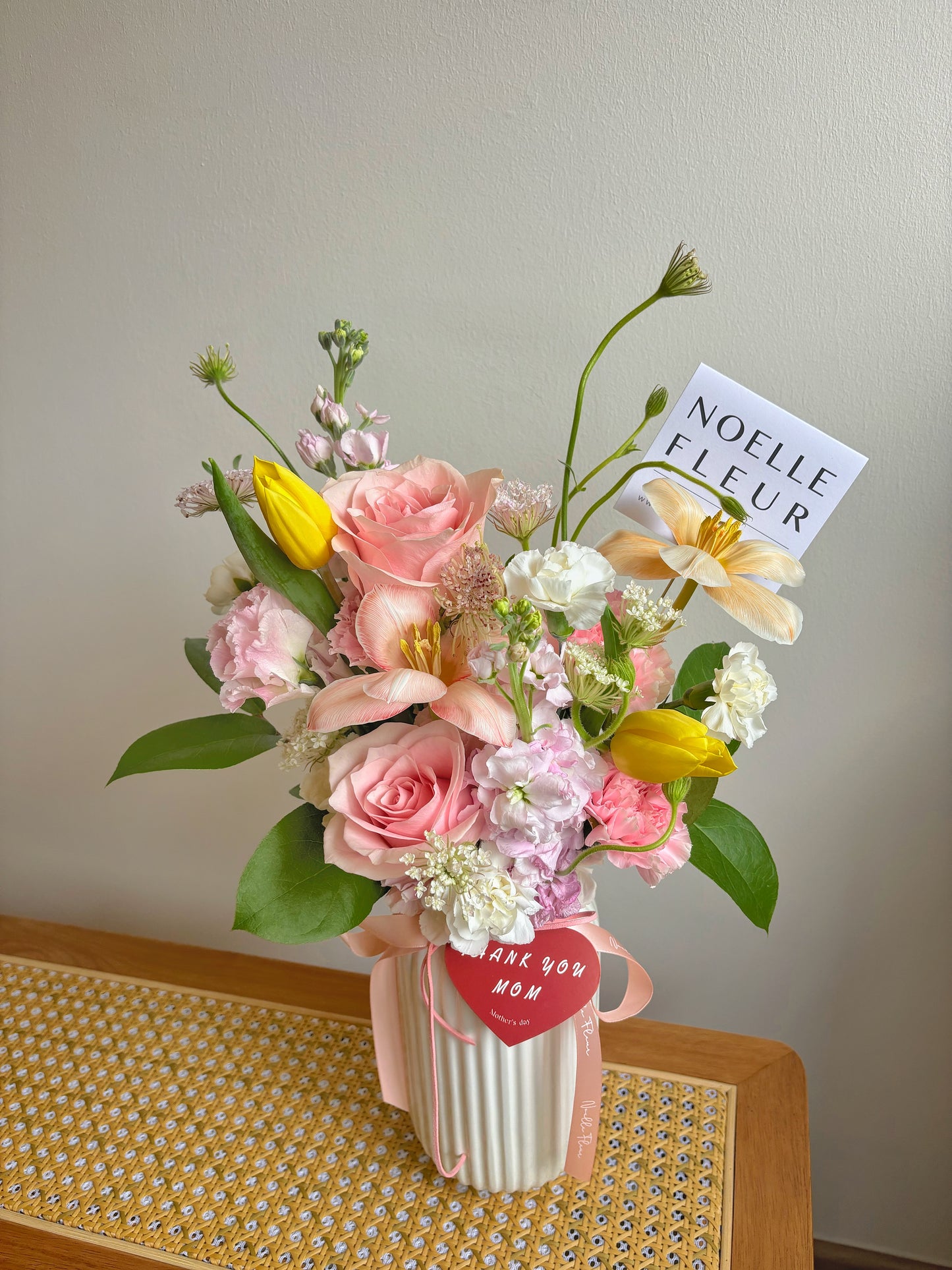 "Blooming Love" Fresh Flower Vase (Mother's Day’25)