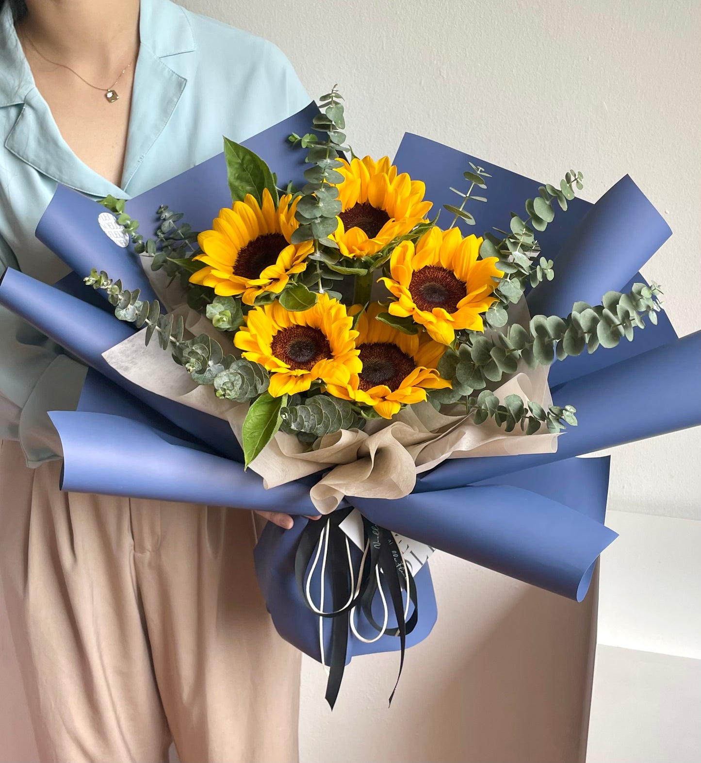 "Sunburst Delight" Sunflower Bouquet