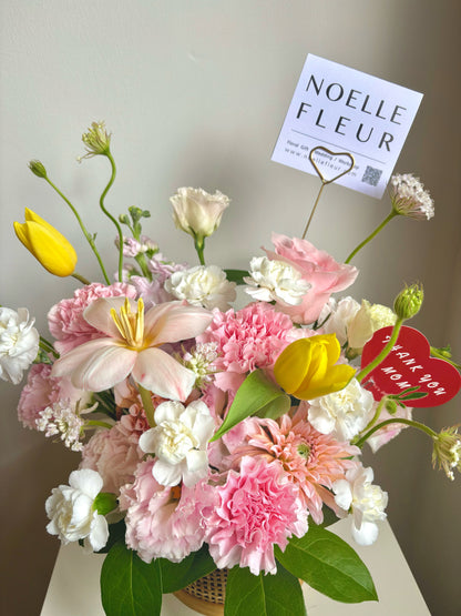"Elegant Embrace" Fresh Flower Basket (Mother's Day’25)
