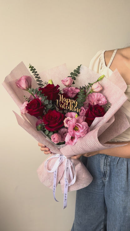 "Hearts in Bloom" Fresh Rose Bouquet