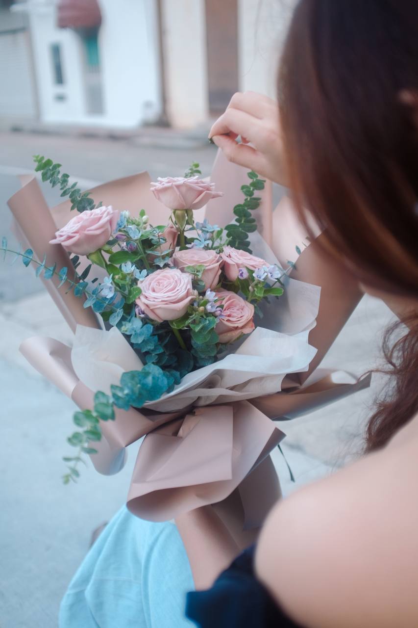 "Twinkle Twinkle Cappuccino" Rose Bouquet